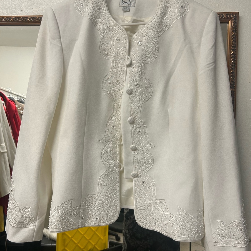 Joseph Ribkoff White Embroidered Blazer